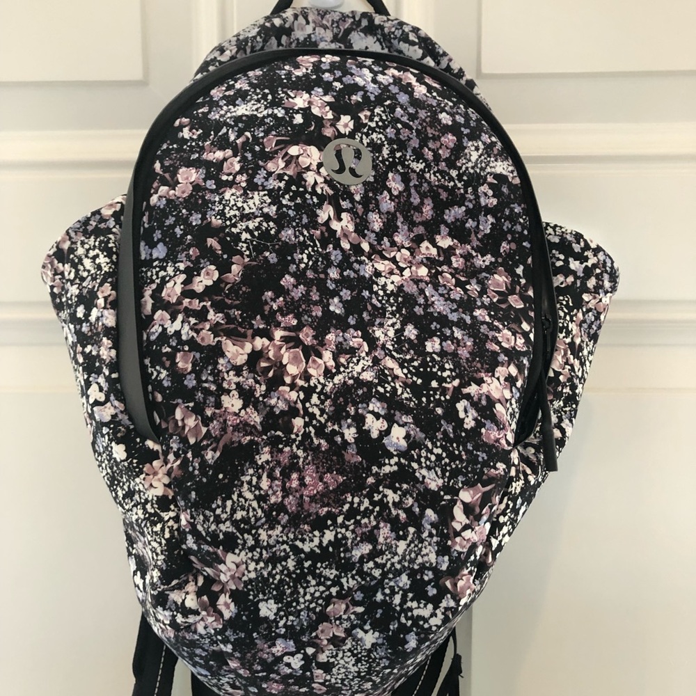 Lululemon back pack.  Fast and free NWT
